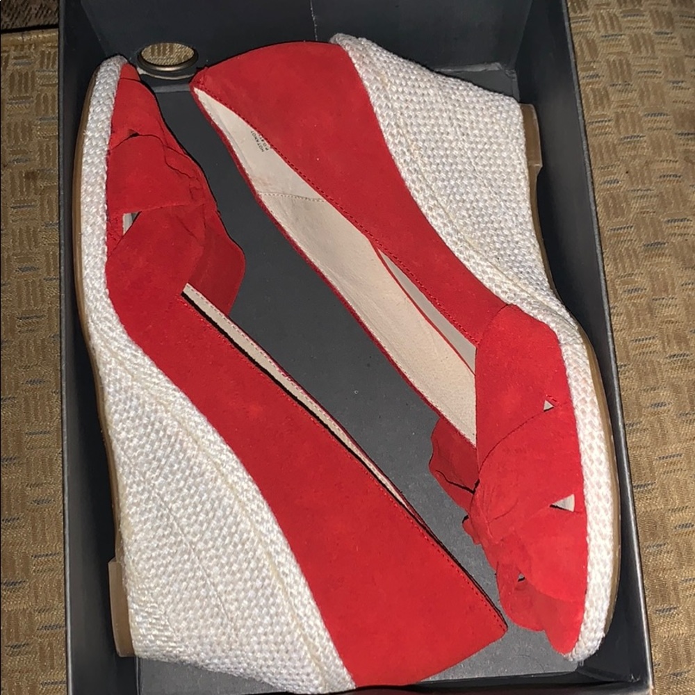 Red  wedge heels
